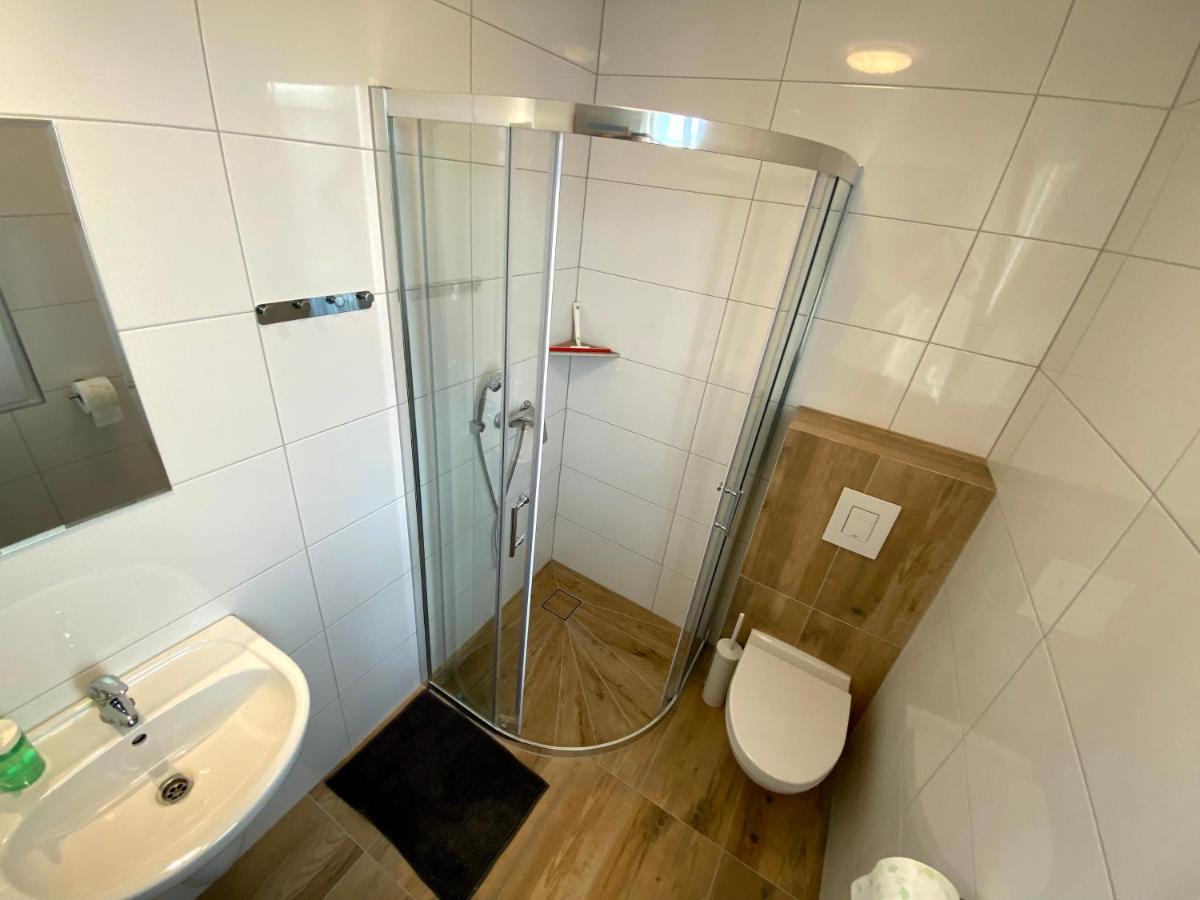 Apartamento Zefir Pokoje Unieście Exterior foto